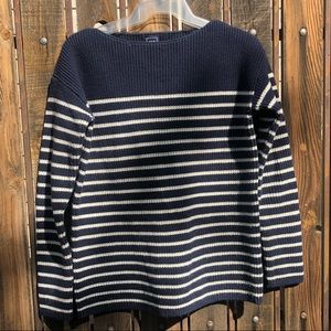 Gap sweater